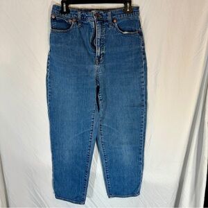 Madewell Tapered Cropped Leg High Rise Blue Jeans in Bellclaire Wash Size 27